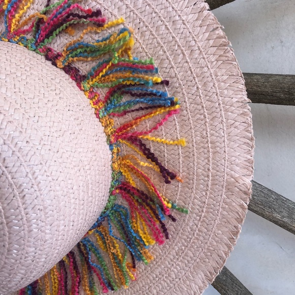 FLOPPY SUMMER🌞Pink Straw HAT w/ Boho Fringe NEW!! - Picture 3 of 8